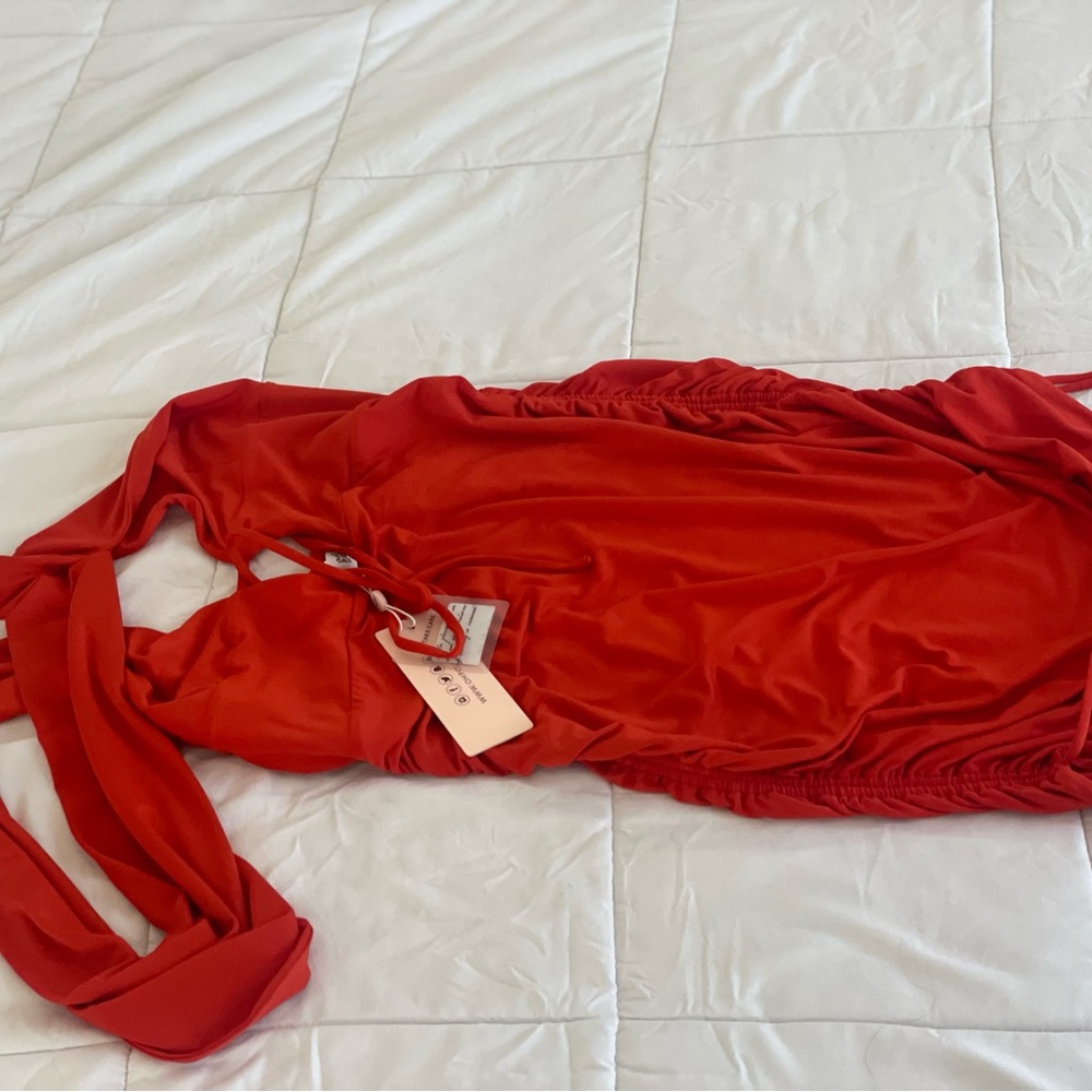 Elegant Red Halter Dress - Picture 13 of 14